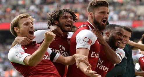 بالفيديو.. النني يسدد ويطرد بيدرو ويعطل كانتي في تتويج أرسنال بالدرع الخيرية 